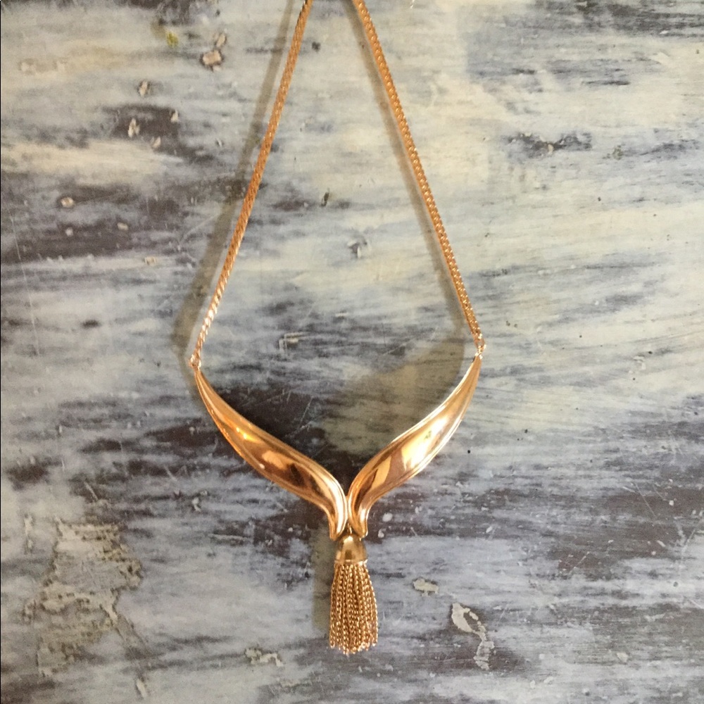 VINTAGE AVON necklace